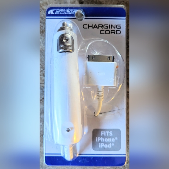 🎉Free with bundle purchase* Vintage Older car iPhone or iPad charger - Picture 2 of 5